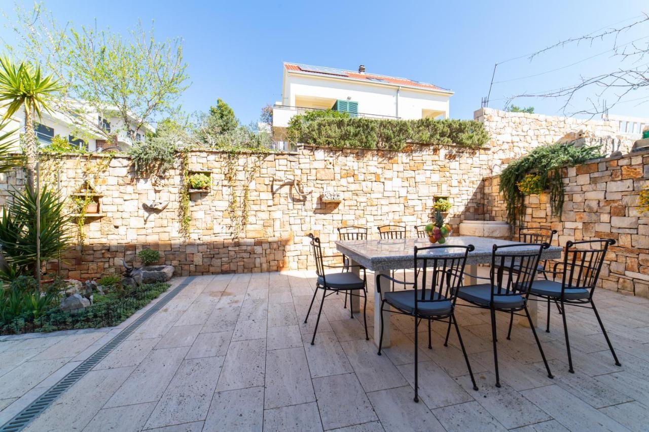 Villa Sun Garden - 4 Star Villa With Heated Swimming Pool, Quiet Bay, Bbq, 50M From The Sea Milna (Brac) Exterior foto
