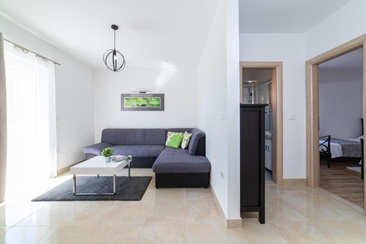 Villa Sun Garden - 4 Star Villa With Heated Swimming Pool, Quiet Bay, Bbq, 50M From The Sea Milna (Brac) Exterior foto