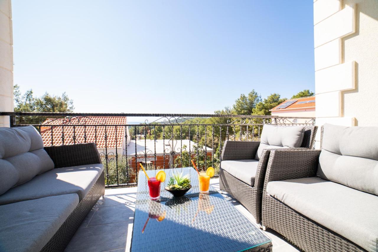 Villa Sun Garden - 4 Star Villa With Heated Swimming Pool, Quiet Bay, Bbq, 50M From The Sea Milna (Brac) Exterior foto