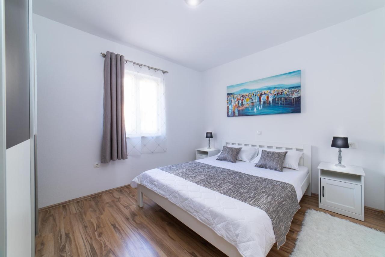 Villa Sun Garden - 4 Star Villa With Heated Swimming Pool, Quiet Bay, Bbq, 50M From The Sea Milna (Brac) Exterior foto