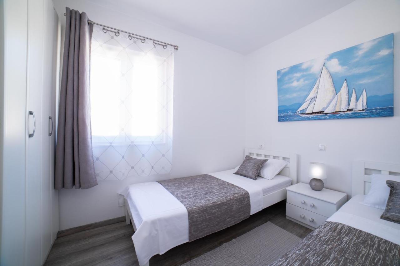 Villa Sun Garden - 4 Star Villa With Heated Swimming Pool, Quiet Bay, Bbq, 50M From The Sea Milna (Brac) Exterior foto