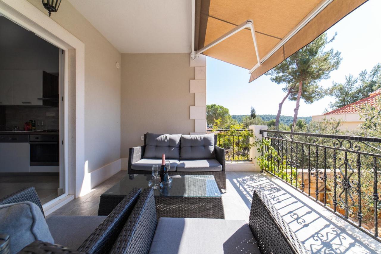 Villa Sun Garden - 4 Star Villa With Heated Swimming Pool, Quiet Bay, Bbq, 50M From The Sea Milna (Brac) Exterior foto