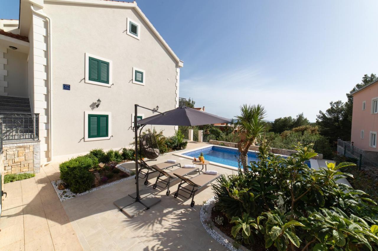 Villa Sun Garden - 4 Star Villa With Heated Swimming Pool, Quiet Bay, Bbq, 50M From The Sea Milna (Brac) Exterior foto