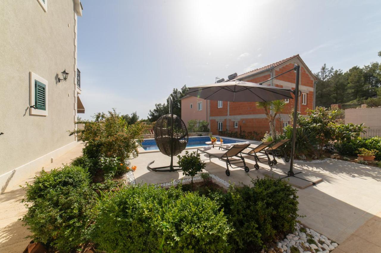 Villa Sun Garden - 4 Star Villa With Heated Swimming Pool, Quiet Bay, Bbq, 50M From The Sea Milna (Brac) Exterior foto